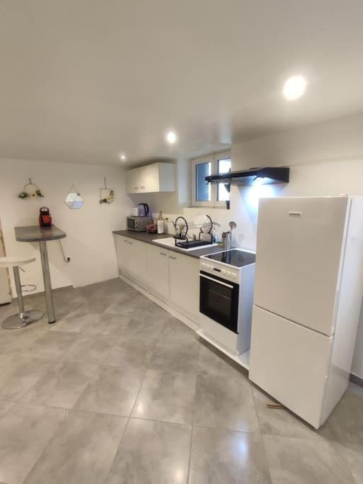 Appartement 100M2, Independant Dans Notre Maison Garennes-sur-Eure Eksteriør billede